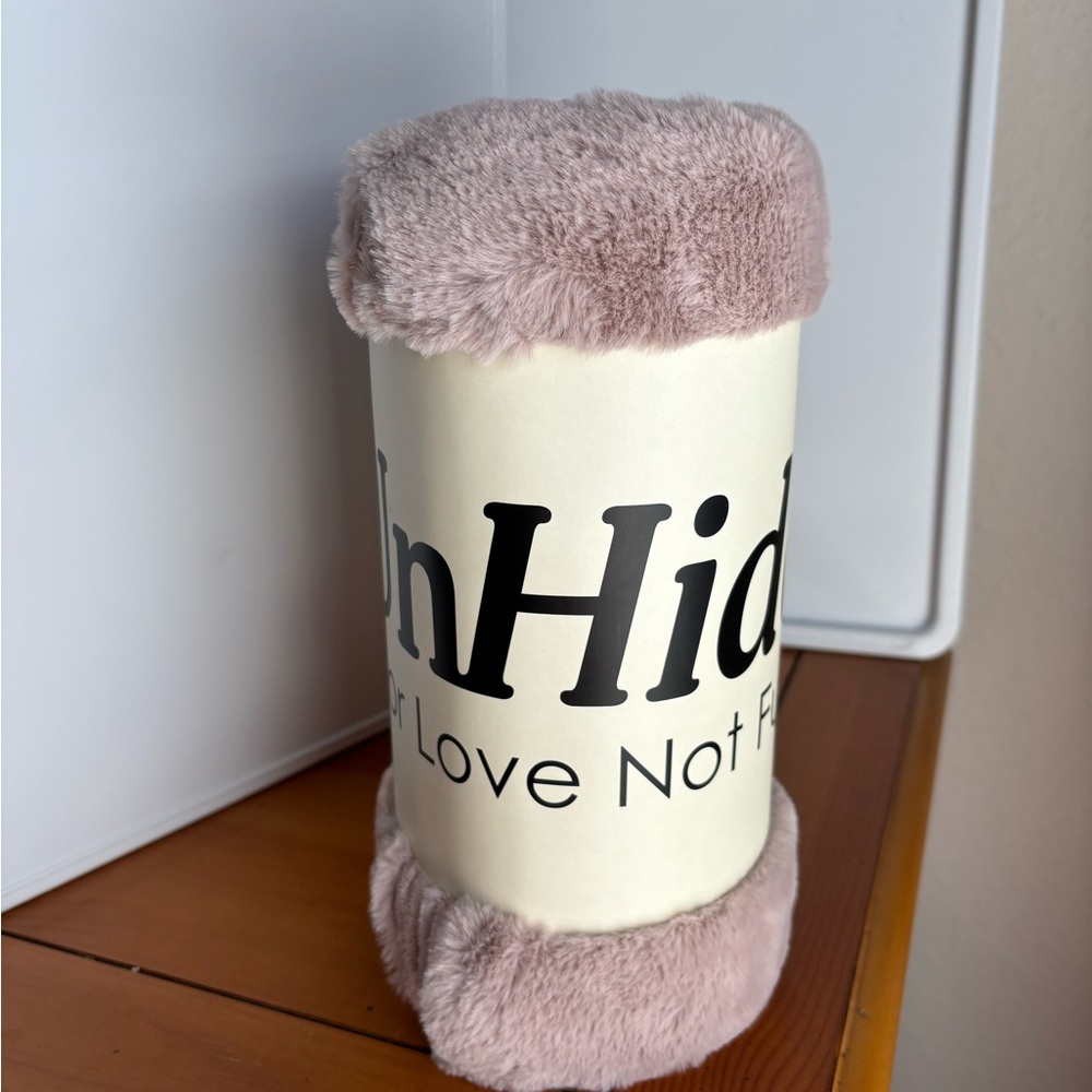 Unhide Lil Marsh Blanket